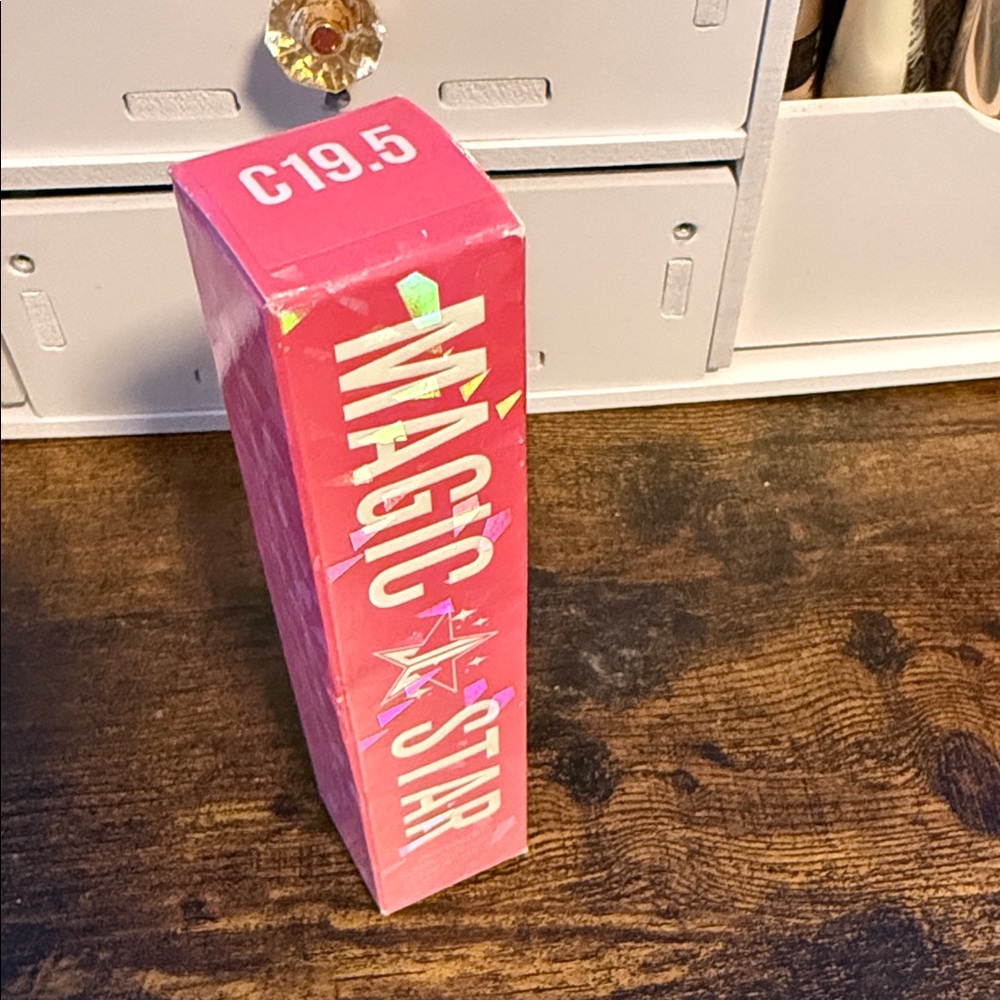 Jeffree Star Magic Star Concealer in C19.5 - Bold Pink Packaging